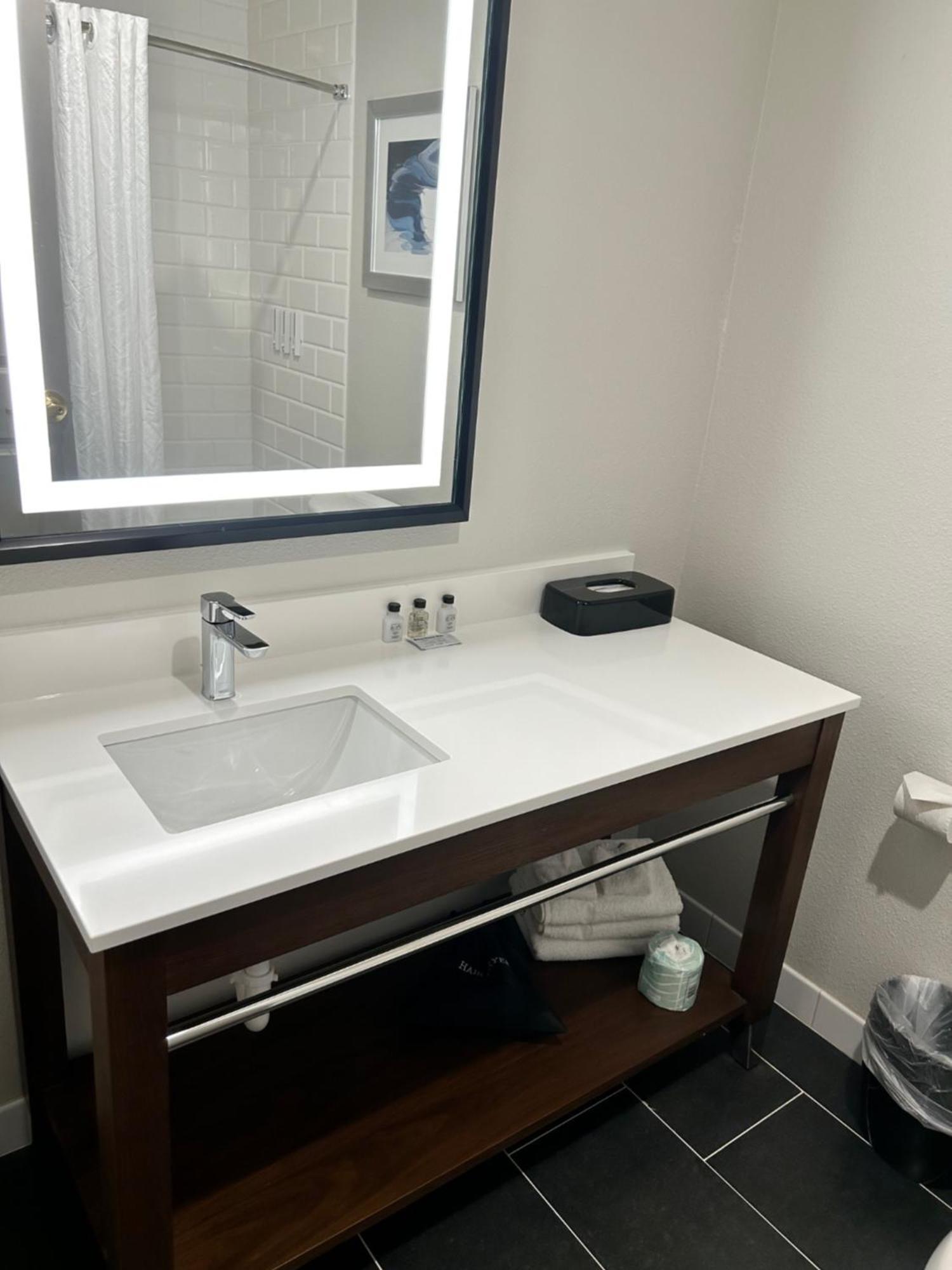 Four Points By Sheraton Bedford Manchester Airport Eksteriør bilde
