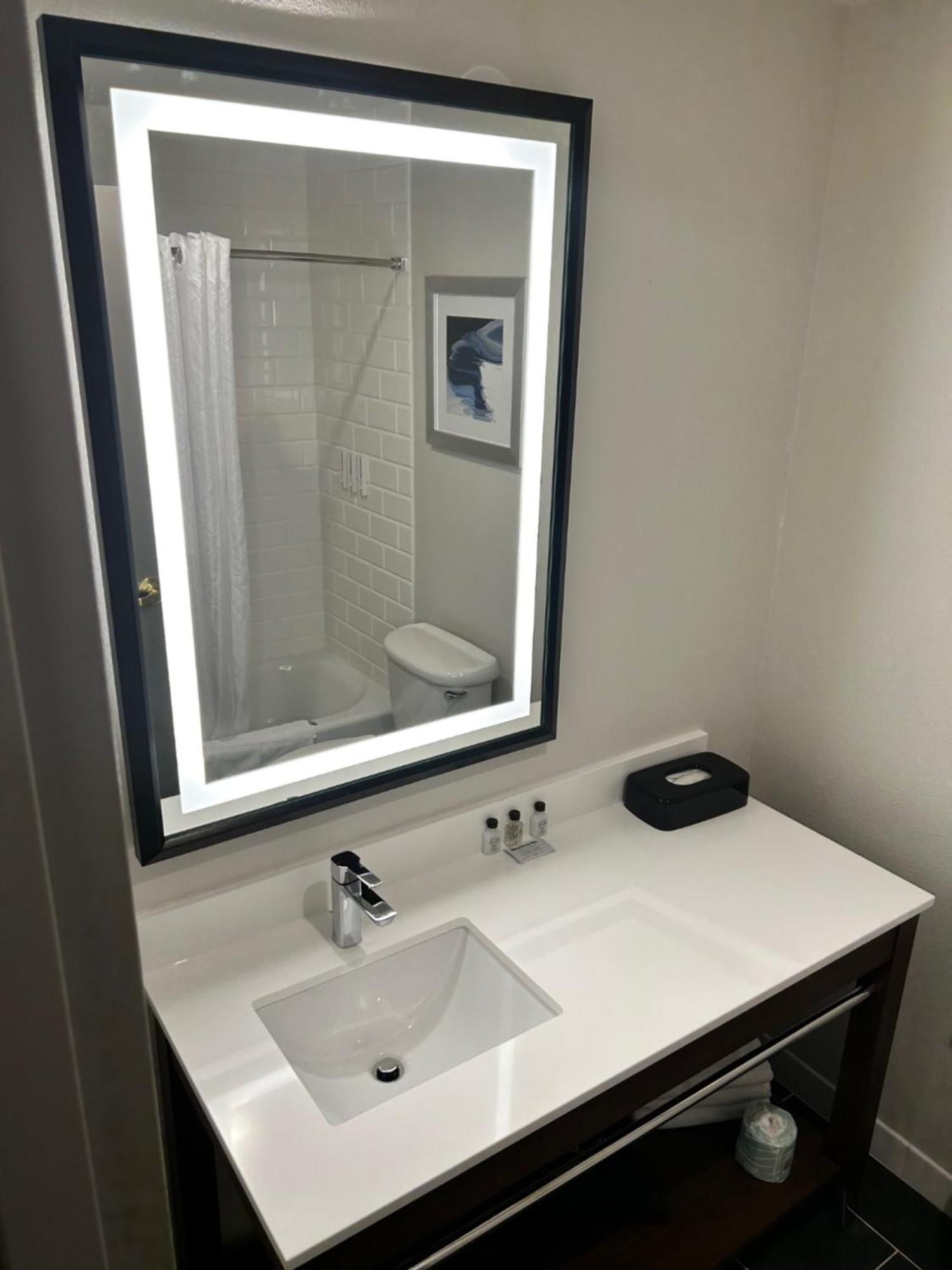 Four Points By Sheraton Bedford Manchester Airport Eksteriør bilde