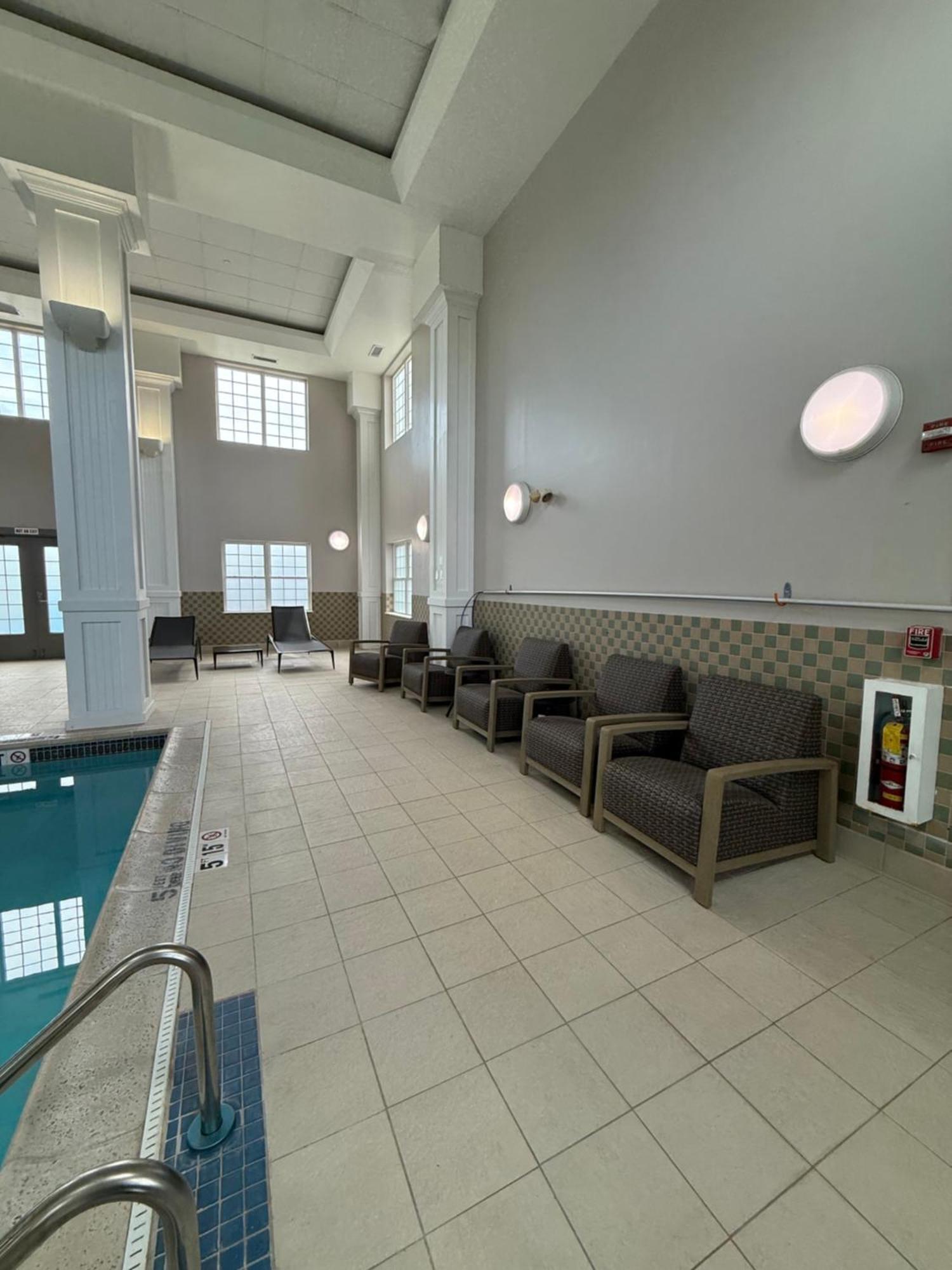 Four Points By Sheraton Bedford Manchester Airport Eksteriør bilde